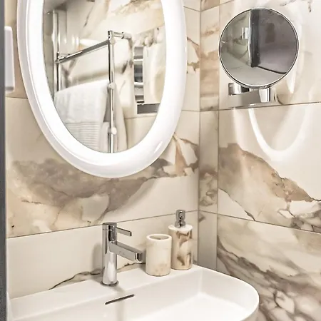 Luxury Town House Centre *